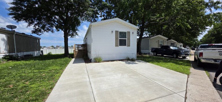 Photograph of 1040 CIMMARON TRAIL, c1040